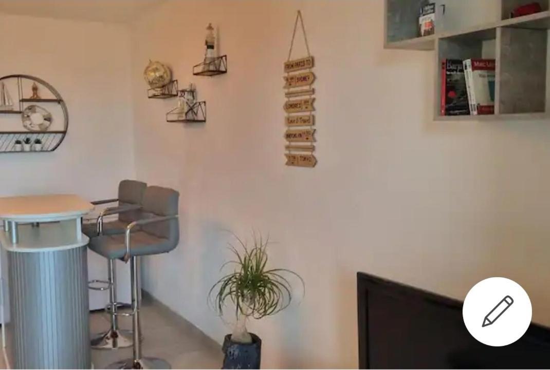 Studio Vue Port De *